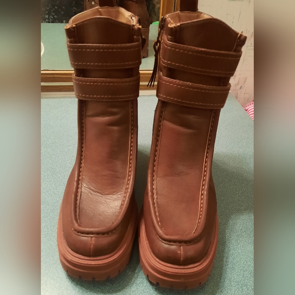 Sam & Libby Women's Chiara Chunky Heeled Boot Sz 6
